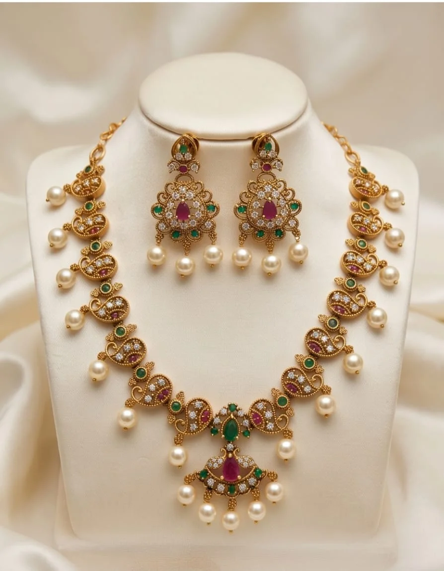 This Traditional South Indian Necklace Set Blends Manga Malai With Guttapusalu.