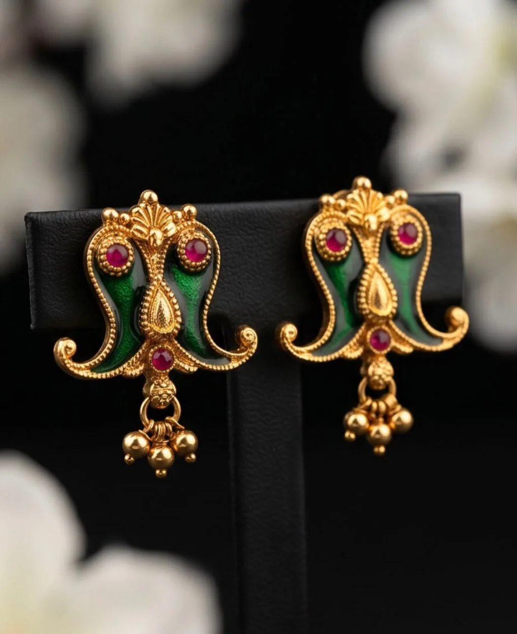 Red And Green Antique Gold Finish Necklace Set view 3