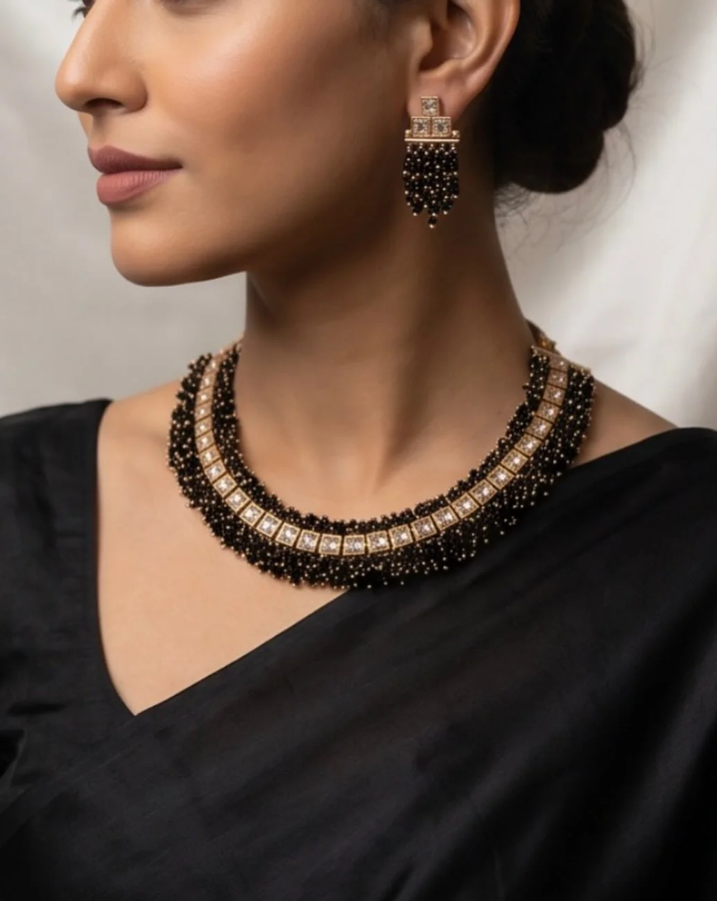 Black Spinel Beads view 3