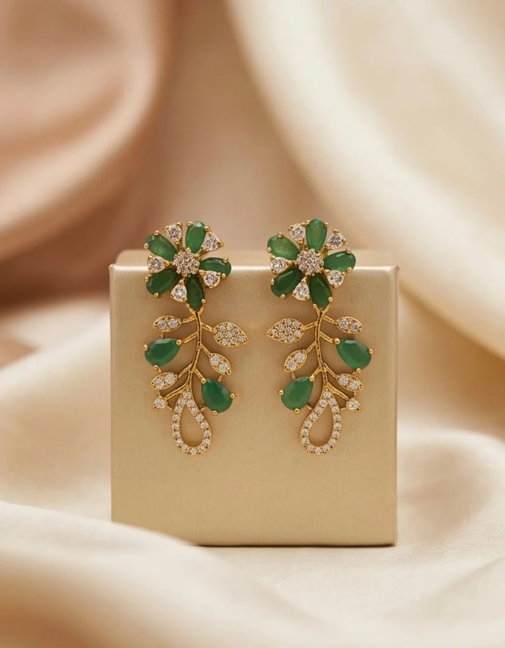 Gold Plated Finish Emerald Green And Cubic Zirconia Stone Necklace Set alternate view