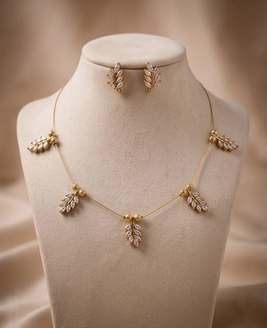 Invisible Chain Necklace alternate view