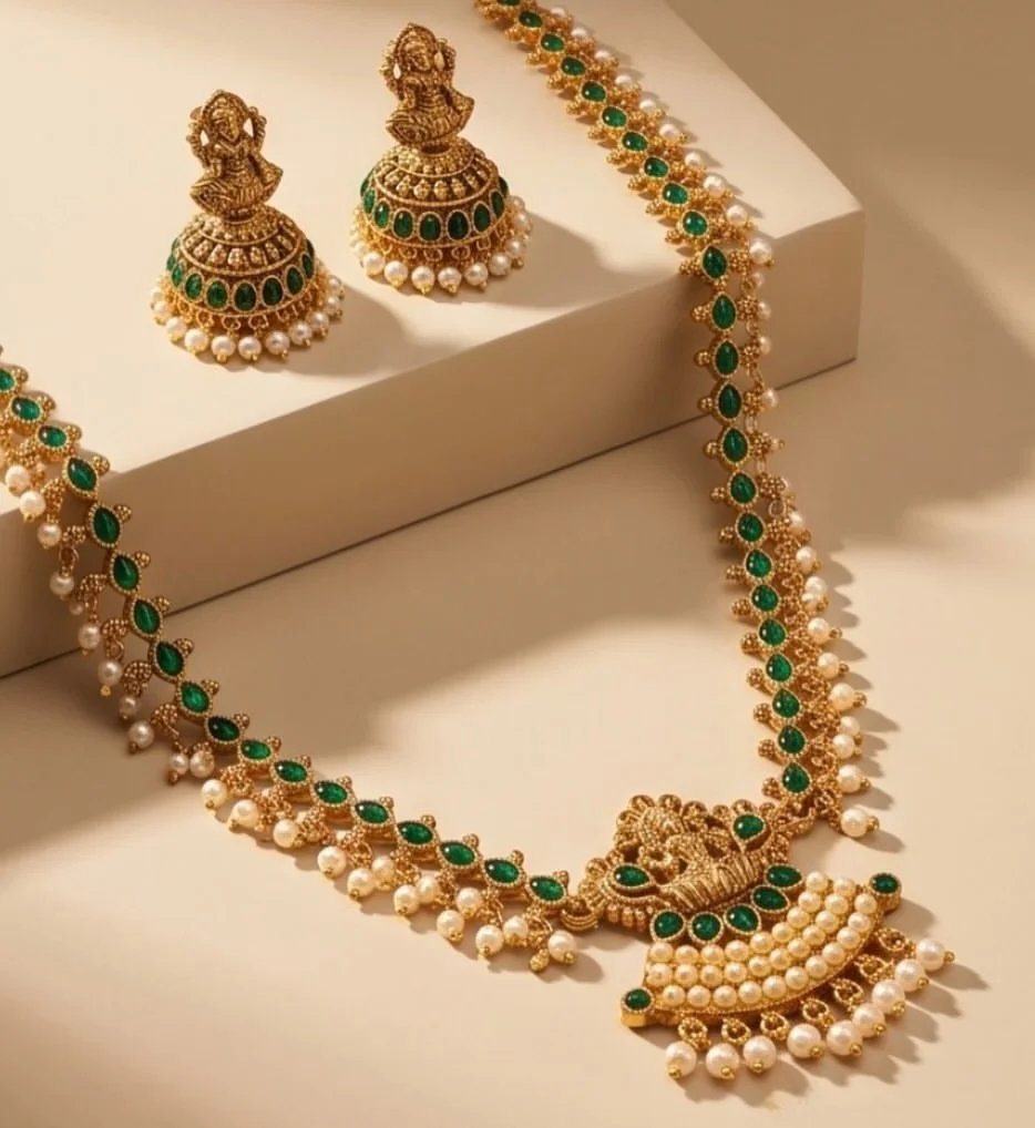 Green Kempstone With Pearl Drops Necklace Set